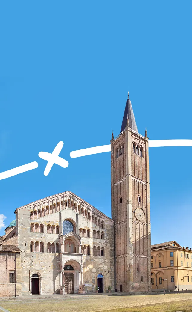 Venkovní, vertikální fotografie zobrazující Parmskou katedrálu (Duomo di Parma) v Itálii.